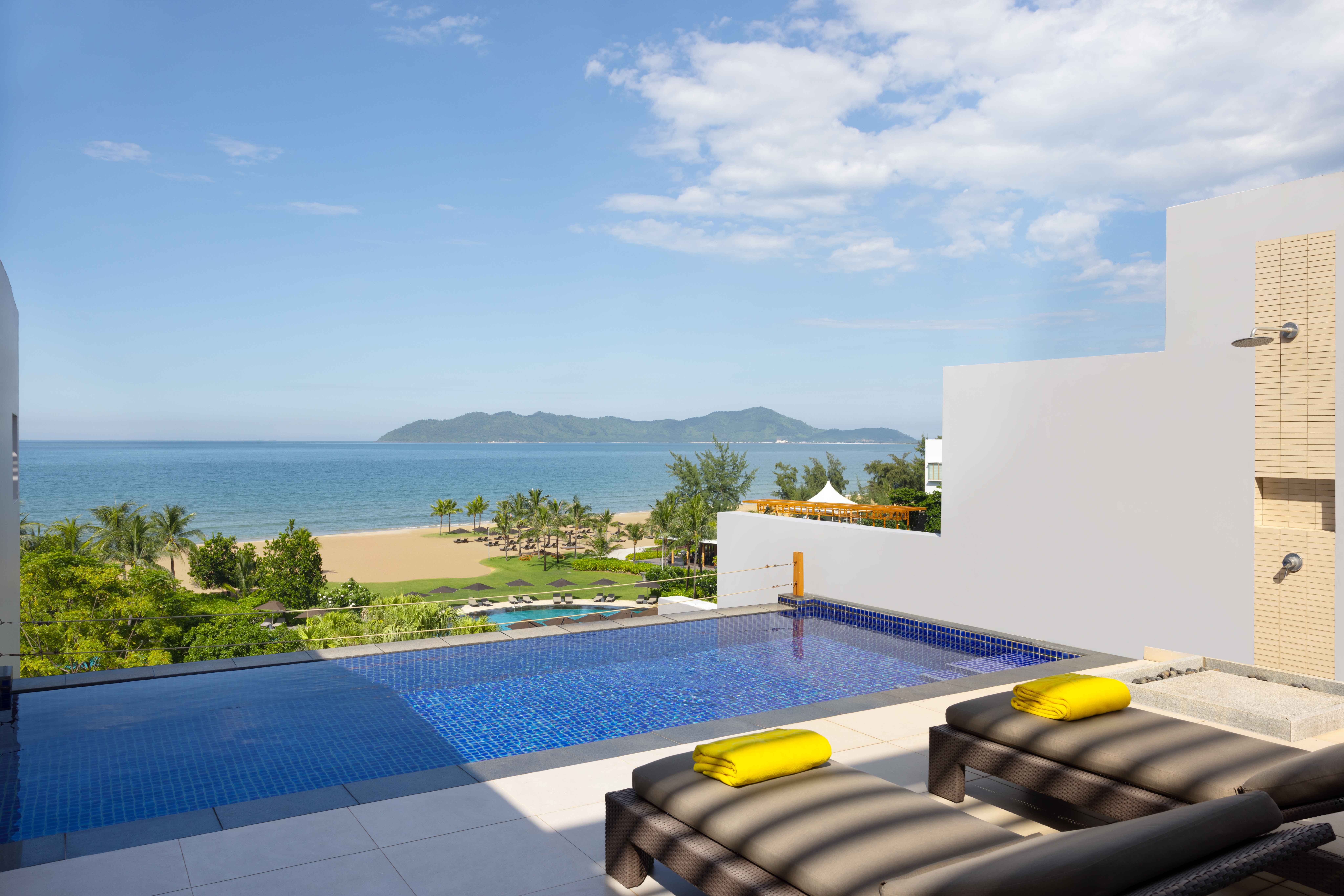 Seaview One-bedroom Pool Suite at BT Lang Co